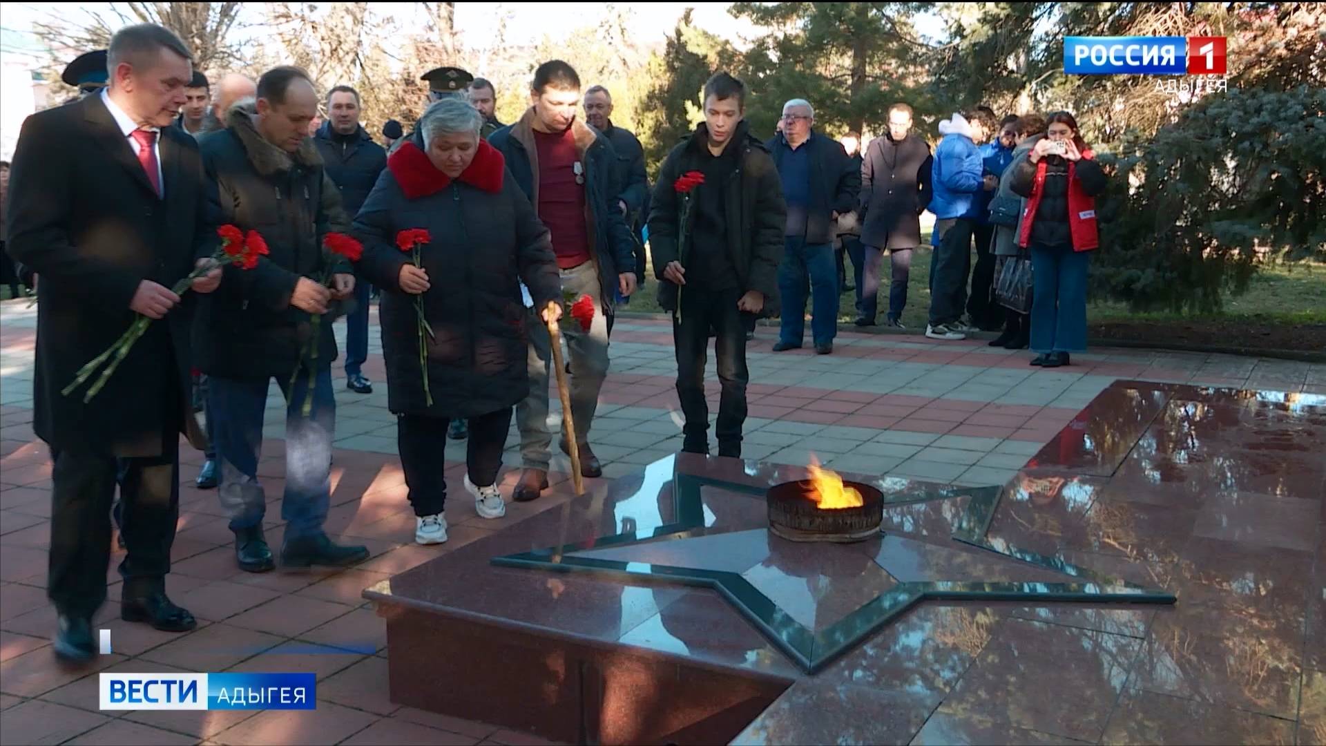 У Мемориала павшим в годы Великой Отечественной войны в парке п.Тульского сегодня  состоялся митинг