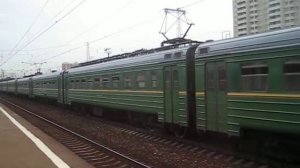 Электропоезда ЭР2Т-7188 и ЭР2Т-7189 / станция Очаково