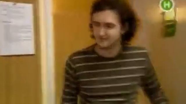 Оглянитесь. Вы в безопасности? смотреть онлайн