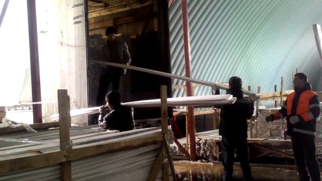 Разгрузка фуры и вывоз мусора в ТЦ Амбар для магазина ЛЭтуаль 28 марта 2017 смотреть онлайн