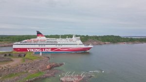 Viking Line Gabriella in Helsinki-Tallinn, passes between the islands of Suomenlinna and Vallisaari