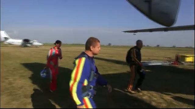 2012 08 18 Прыжок с парашютом в тандеме с видео оператора смотреть онлайн