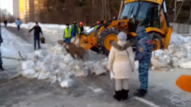 Охранник напал на женчину! смотреть онлайн