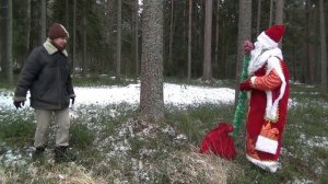 Дед мороз поздравляет с Новым годом 2021  Поздравление с годом быка  Шел по лесу, встретил Деда Мор