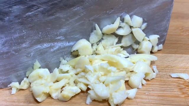 苦瓜炒肉怎麼做才好吃？老廚師教你訣竅，苦瓜翠綠鮮香，肉片鮮嫩【阿朝哥美食 】#苦瓜炒肉 #苦瓜 #肉