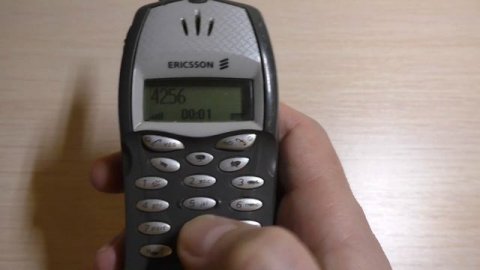 Ericsson T20s incoming call