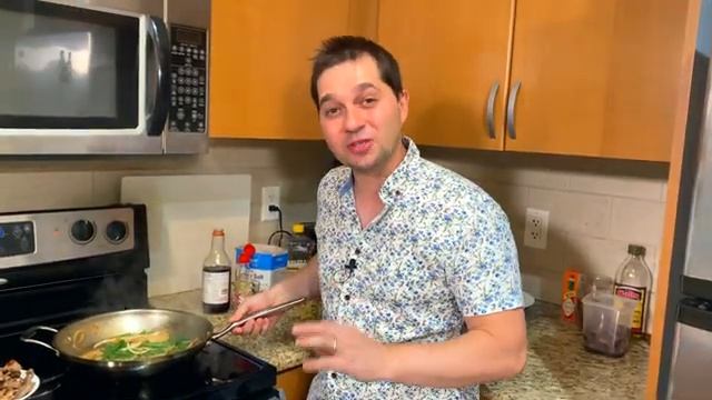 Как приготовить мясо с овощами на сковороде. Жесткое мясо Мягким всего за 5 минут. Говядина с перцем смотреть онлайн