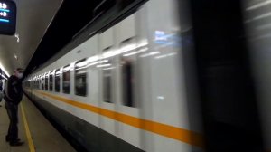 Новый электропоезд ЭП2Д-0113 на обновлённой платформе Долгопрудная D1