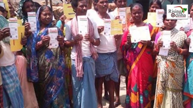 Aadhar Card is 'Unreliable'!; Global Rating Head Moody’s Investors Service Raises Doubts in UIDAI смотреть онлайн