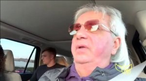 Бенни Хинн в настоящее время в Калифорнии...    Бенни Хинн...