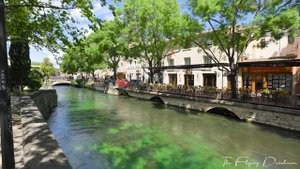 Л’Иль-сюр-ла-Сорг — одна из самых красивых деревень Франции