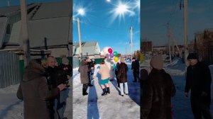 Поздравление от белого мишки в Оренбурге .mp4