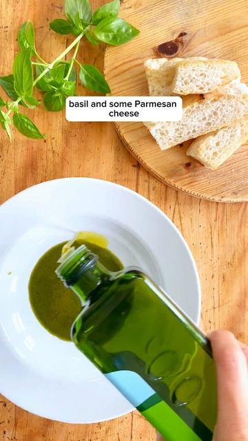 Smoky Sun Dried Tomato and Basil Bread Dipping Oil #foodvideo #shorts #bread #tomato #basil смотреть онлайн