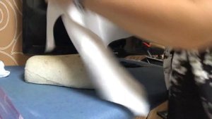 Как разутюжить шов в области груди.