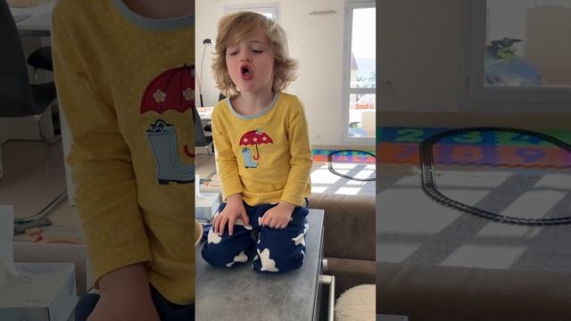 🔥 Учим русский, французский, англ🇬🇧🇫🇷🇩🇪 играя 🥰 я ем сыр на 4х языках 🧀 я готовлю кашу