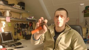 Зачем автоэлектрику обрезанный молоток.