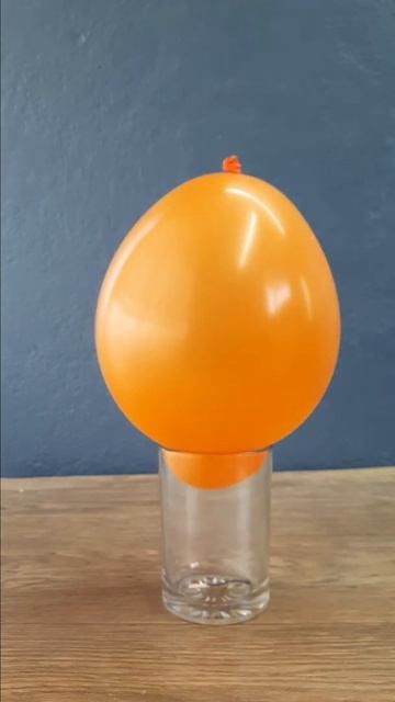 Balloon vacuum experiment | easy science experiment | balloon tricks | #shorts смотреть онлайн