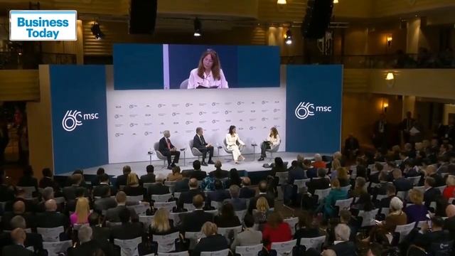 EAM Reasserts Defence Cooperation With Russia, Says West Preferred To Supply Pakistan, Not India смотреть онлайн