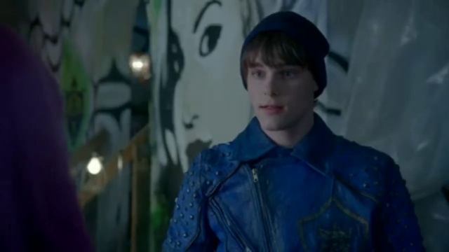 И я плачу, плачу Уходишь, желаю удачи Значит ты мой последний предатель Которого я не прощу смотреть онлайн