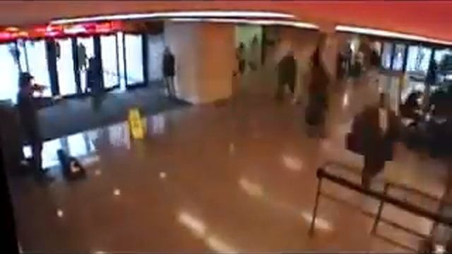 Эксперимент с Джошуа Беллом в метро