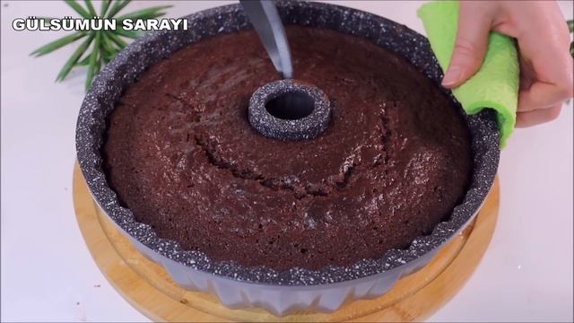 SUFLE TADINDA BOL ÇİKOLATALI KEK TARİFİ. YOK BÖYLE BİR LEZZET. 10 DAKİKADA fırında. KOLAY ISLAK KEK