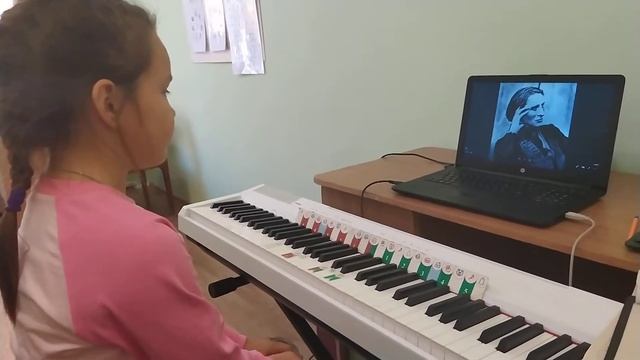 Учимся читать ноты с программой софт Моцарт, Нелли 7 лет смотреть онлайн