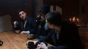 Омерзительная восьмерка, сцена за столом.