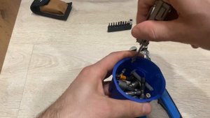 Демострация отвертки Мультитула Roxon MINI M2