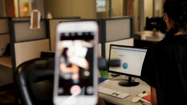 Small Business, Big Impact: Collage Creates Cinemagraph Facebook | Flixel
