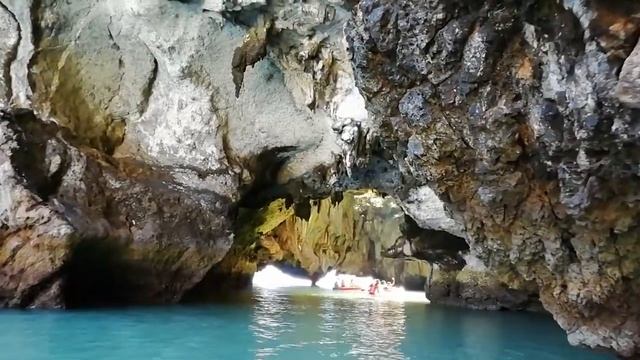 Phang Nga Bay at Andaman Sea смотреть онлайн