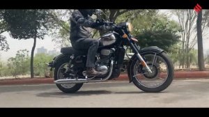 Battle of modern classics: Royal Enfield Bullet 350 Vs Jawa 350 || Express Drives