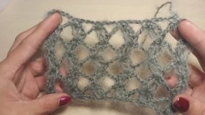 Красивый узор из пушистой пряжи.