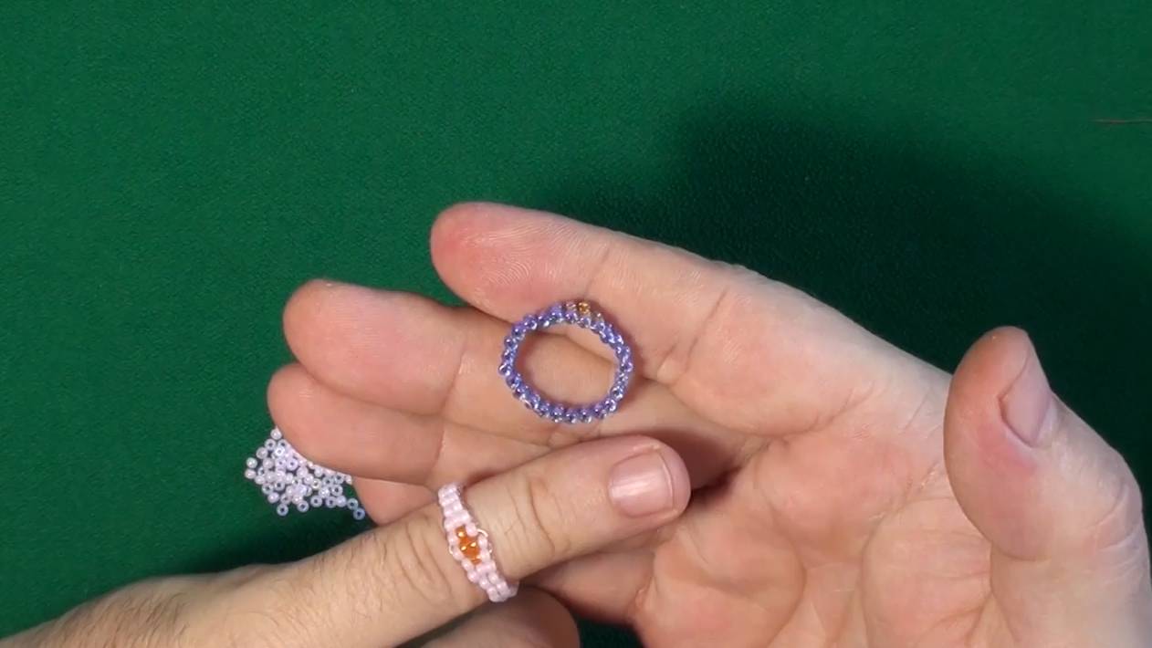 Кольцо из бисера способом параллельного плетения смотреть онлайн