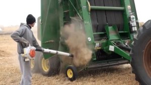 Удивительная сельскохозяйственная техника , для сбора и транспортировки тюков сена