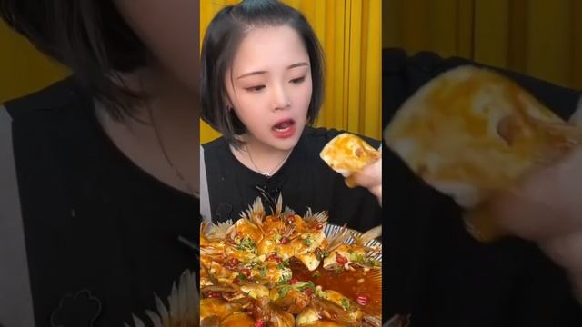 鱼肥油—就一个字：香！这是鱼下巴吗？哈哈哈，好像是巴沙鱼翅？鱼