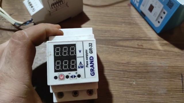 Реле напруги zubr d16 подробний огляд налаштування. смотреть онлайн