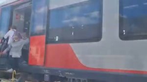 прибытие поезда ласточки на станции Валдай сообщения санкт-петербург-старая Русса эс2г