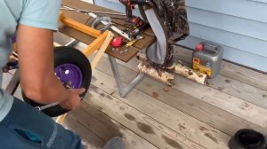 Как красавчик сделал тележку для того чтобы возить дрова из леса