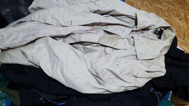 Распаковка мешка "Ветровка, куртка" на оптовом складе #секонд-хенд и сток #экстрасток смотреть онлайн