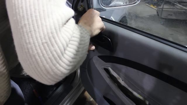 Сhevrolet lacetti - как разобрать дверь. Снимаем ручки дверей и обшивку. смотреть онлайн