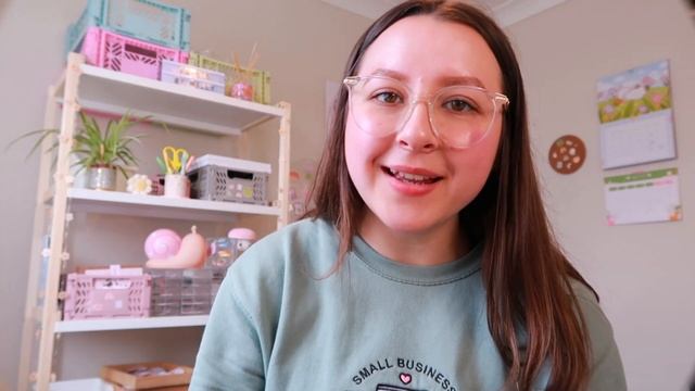 STUDIO VLOG ✿ The Oodie Review, packing orders, craft market prep & unboxing packaging supplies! смотреть онлайн