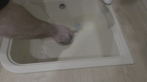 Лайфхак по очистке загрязнённой мойки из искуственного камня за 3 минуты