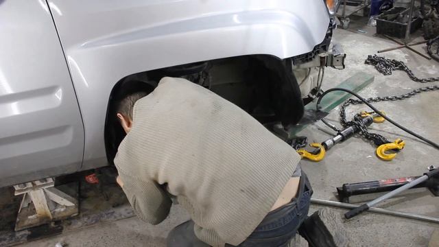 honda ridgeline - удар в колесо. Вытягиваем и ремонтируем бампер смотреть онлайн