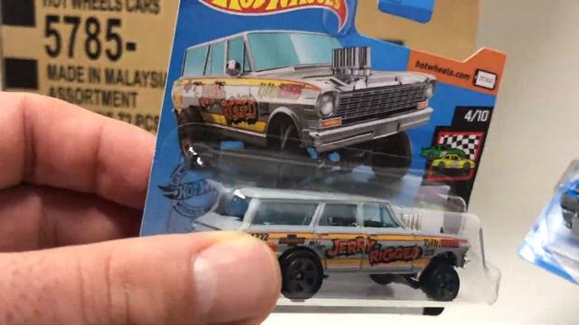 Rapid Unboxing: Hot Wheels 2019 Short Card Q Case