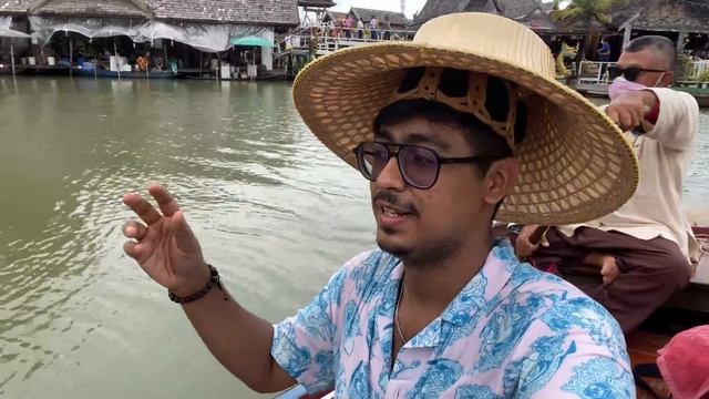 💥😥 OVERHYPED Place in Thailand 🇹🇭⁉️| Pattaya Floating Market 🛶 - Peppa Foodie смотреть онлайн