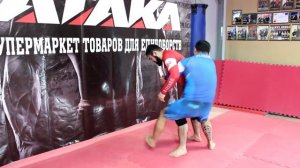 Армен Ананян - Часть 28. Удушающий через локоть в двух вариантах