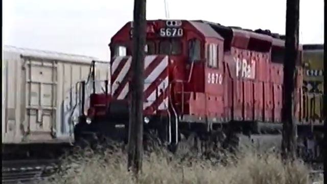 CSX R402 Shifting cars after arrival at Eastside Yard 1992 смотреть онлайн