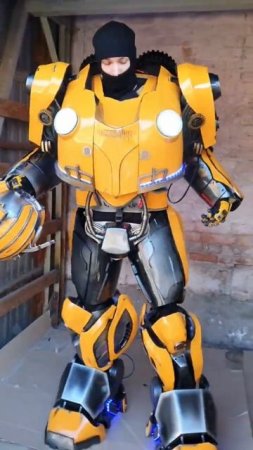 Bumblebee Bug costume in real life #bumblebeecospaly #transformerscosplay #ligarobotov