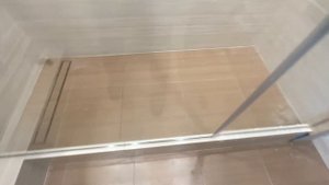 Душевая стеклянная перегородка с распашной дверью М2 от БЕРУСТЕКЛО