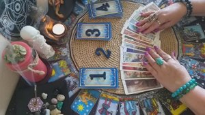 С кем он общается в интернете,  соц сети | Таро расклад #72